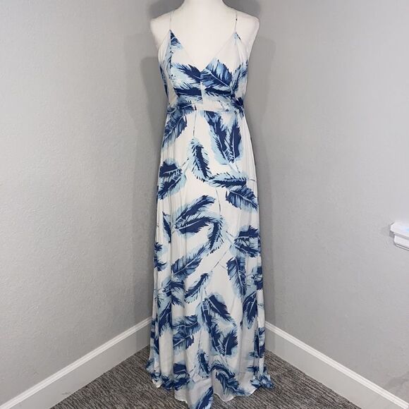 NWT Lulu’s Float Sweetly Blue/White Feather Print Dress Size XS - Picture 2 of 13